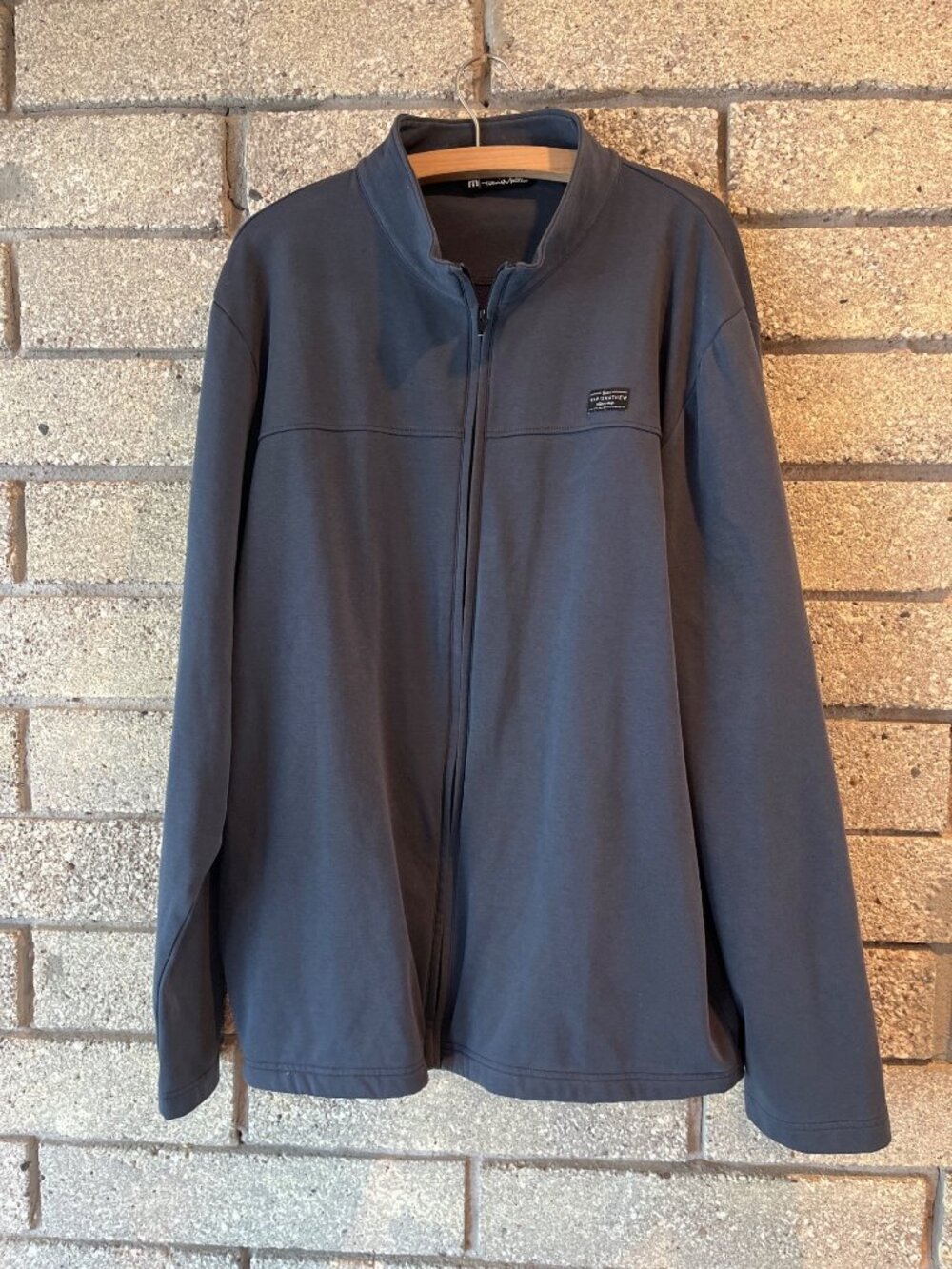 TravisMathew Mens XL Full-Zip Jacket In Charcoal Gray Lightweight & Stretchy Fab